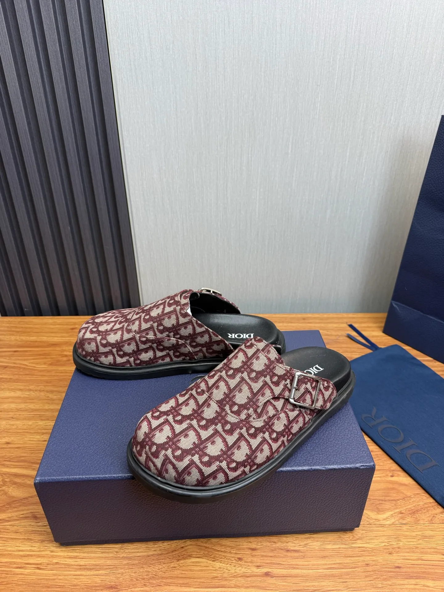 Men's men's shoes 420💰 Dior. Men's slippers🩴Official website 1:1 production 38-45 yards 45 46 🉑️Customized original material shipped✅